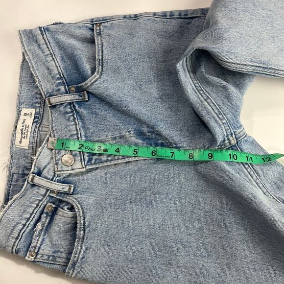 Abercrombie & Fitch The‎ 90s Straight Ultra High Rise Crossover Waist 26/2Short - Picture 8 of 14